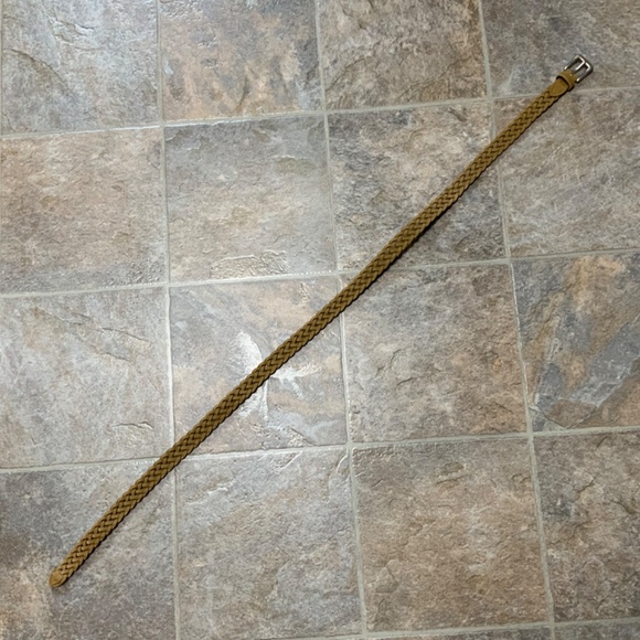 Woven Suede Like Tan Belt With Black Leather Like Opposing Side - Picture 3 of 6